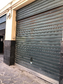 Foto Attività commerciale a Salerno Centro Storico - Teatro Verdi di 1 m²