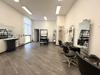 Foto Negozio a Brembate Centro di 60 m² con 2 locali in vendita