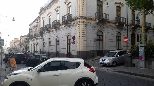 Foto Attività commerciale a Riposto Centro di 100 m² con 3 locali