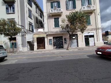 Foto Negozio in Viale Trieste  4, Cosenza Centro di 16 m² con 1 locali
