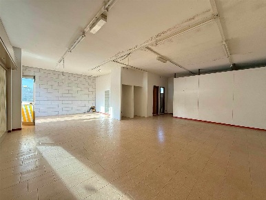 Foto Negozio in VIALE TRIESTE  26, Fossalta di Portogruaro Centro di 200 m²