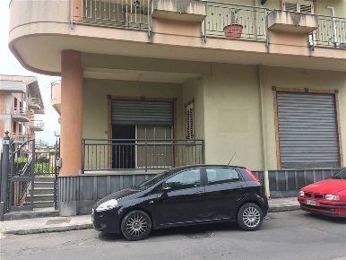 Foto Attività commerciale in Via G. Amendola  8, Scordia di 100 m²