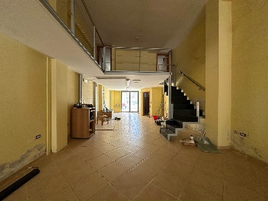 Foto Locale commerciale in Via Firenze 14, Bellizzi Centro di 100 m²