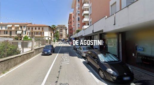 Foto Negozio in Via roma  19, Angera Centro di 40 m² con 2 locali