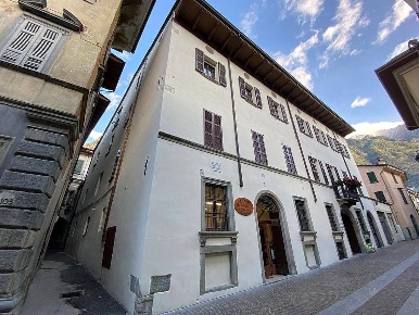 Foto Negozio in Via Dolzino, Chiavenna Centro di 70 m² con 1 locali