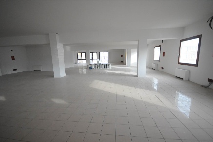 Foto Ufficio a Quarrata di 230 m² con 2 locali in vendita