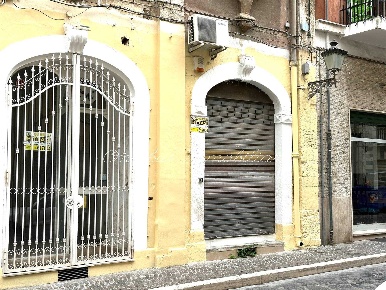 Foto Locale commerciale in via arpi, Foggia Centro Storico di 30 m²