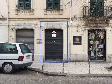 Foto Negozio in Via del Vespro 78, Messina Centro Storico di 50 m²