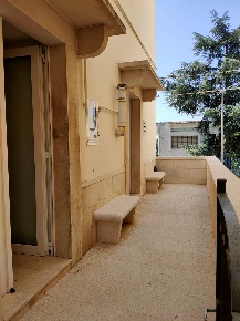 Foto Ufficio in Via Fratelli Bandiera  7, Noci Centro di 50 m² con 2 locali