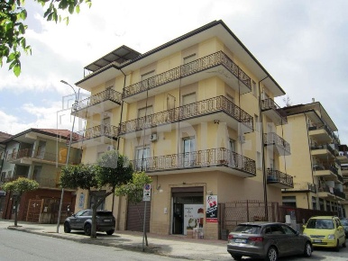 Foto Locale commerciale in VIA NAZIONALE 375, Corigliano-Rossano di 40 m²