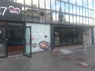 Foto Negozio in VIA GIOVANNI PORZIO G7, Napoli Vasto di 54 m² con 2 locali