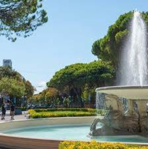 Foto Hotel a Rimini Tripoli Mare di 3300 m² con 72 locali in vendita