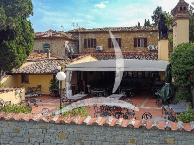 Foto Ristorante a Cortona Centro di 630 m² con 20 locali in vendita