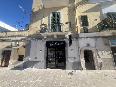 Foto Negozio a Valenzano di 40 m² con 1 locali in vendita