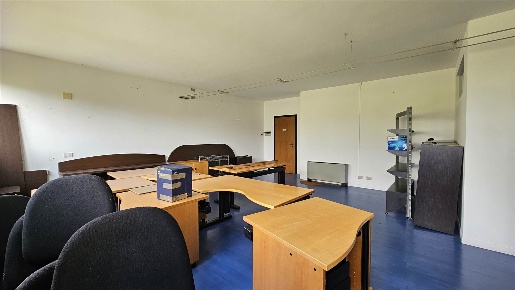 Foto Ufficio in via pejetta 33, Cossato Centro di 100 m² con 4 locali