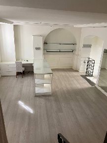 Foto Negozio a Bergamo Centro di 110 m² con 2 locali in affitto