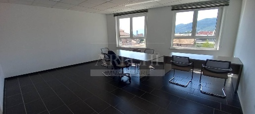 Foto Ufficio a Salerno Zona Industriale - San Leonardo di 82 m² in affitto