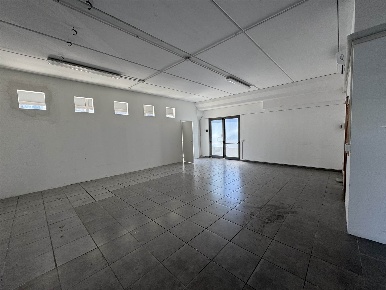 Foto Negozio a Pisa Ospedaletto di 80 m² con 1 locali in affitto