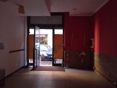 Foto Negozio in Via Cavour 82/A, Terni Centro Storico di 40 m² con 1 locali