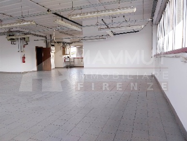 Foto Laboratorio a Scandicci Via Pisana di 800 m² con 5 locali in vendita