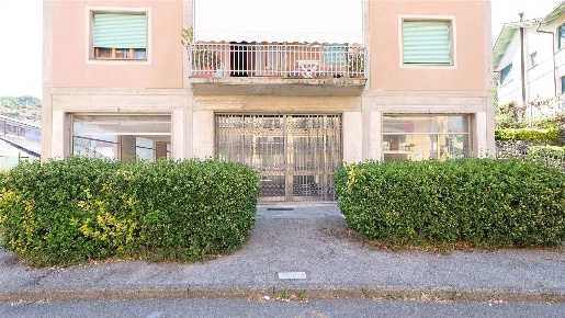 Foto Magazzino in Via Martiri della Liberta  24, Levanto Centro di 485 m²