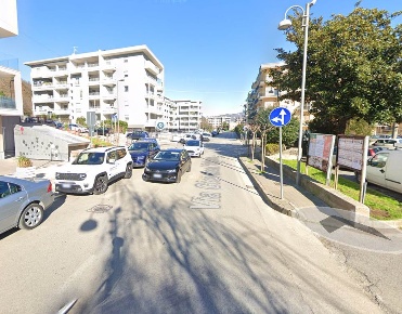 Foto Negozio in Via Giovanni Falcone 43, Baronissi Centro di 173 m²