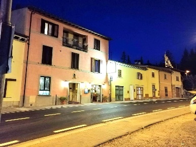 Foto Hotel a Greve in Chianti Chiocchio di 450 m² con 16 locali in vendita