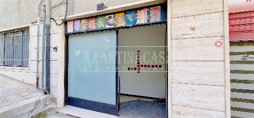 Foto Negozio in Via Pacinotti 1, Martina Franca di 170 m² con 2 locali