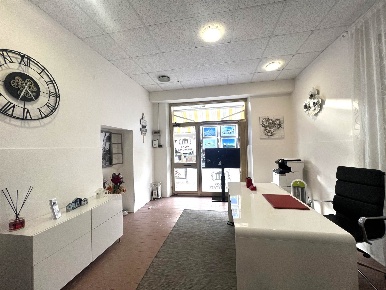 Foto Negozio a Fabro Fabro Scalo di 50 m² con 3 locali in affitto
