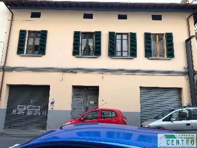 Foto Magazzino in VIA SOCRATE SARDELLI  8, Poggibonsi Centro di 36 m²