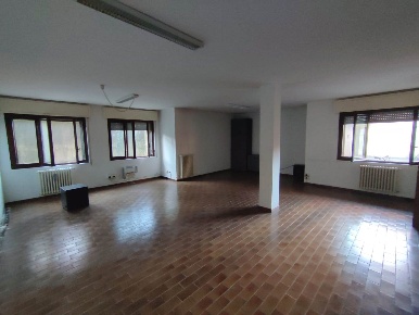 Foto Ufficio a Trezzano Rosa di 95 m² con 1 locali in affitto