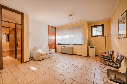 Foto Attività commerciale a Stra Centro di 45 m² con 2 locali in vendita