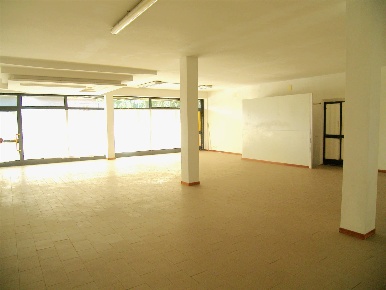 Foto Negozio a Torrita di Siena Centro di 120 m² con 3 locali in vendita