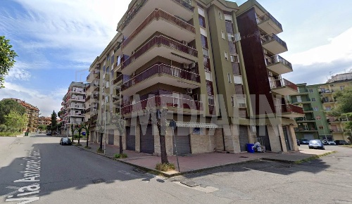 Foto Locale commerciale in PIAZZA ALCIDE DE GASPERI 50, Corigliano-Rossano