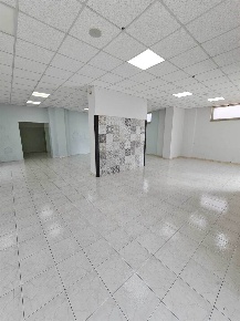 Foto Negozio in Via Valle del Liri, Ceprano Centro di 160 m² con 2 locali