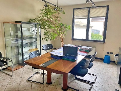 Foto Ufficio a Bovezzo di 100 m² con 3 locali in affitto