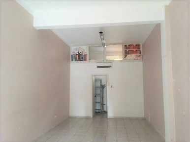 Foto Negozio a Avellino A. Annarumma, A. Gasperi, F. Tedesco di 40 m²