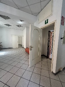 Foto Ufficio a Piacenza Centro Storico di 100 m² con 3 locali in affitto