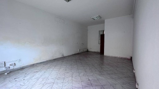 Foto Attività commerciale a Calcinaia Case Bianche di 39 m² con 1 locali