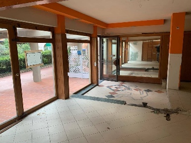 Foto Negozio in via san martino, Montecatini-Terme di 90 m² con 2 locali