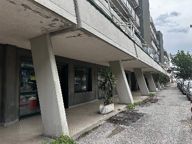 Foto Locale commerciale in via  del porto, Vasto di 560 m² con 3 locali