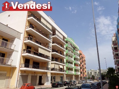 Foto Attività commerciale in VIA DON TONIO BELLO 17, Molfetta di 82 m²