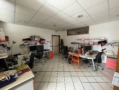 Foto Ufficio a Pistoia Pistoia Ovest di 130 m² con 6 locali in affitto