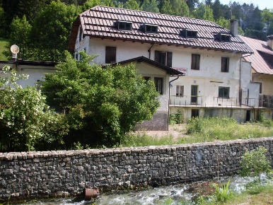 Foto Ristorante a Tarvisio Fusine In Valromana di 230 m² con 15 locali