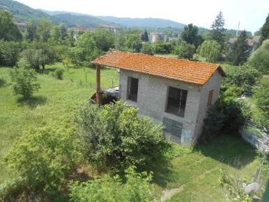 Foto Magazzino a Dego di 85 m² con 6 locali in vendita