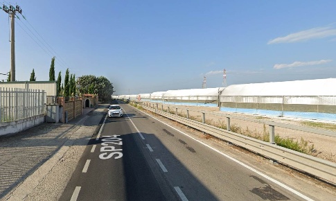 Foto Negozio in Via Santa Chiarella  3, Eboli Pezza Grande di 149 m²