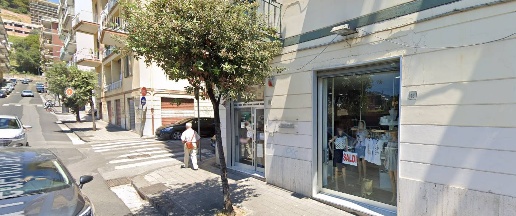 Foto Negozio in Via Della Monica 18, Salerno Torrione Alto - Sala Abbagnano