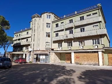 Foto Hotel in Via San Giovanni 35, Nicosia Centro di 2310 m² con 50 locali