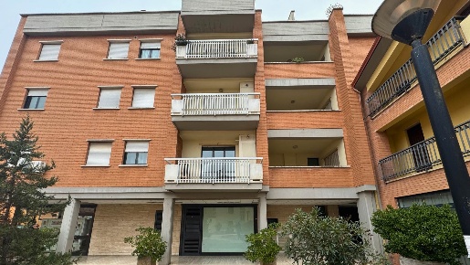 Foto Ufficio in Via Vittorio Veneto snc, Bastia Umbra Bastia di 55 m²