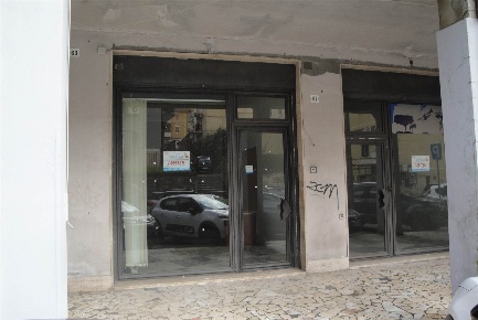 Foto Attività commerciale in Viale Sicilia 59, Caltanissetta Centro